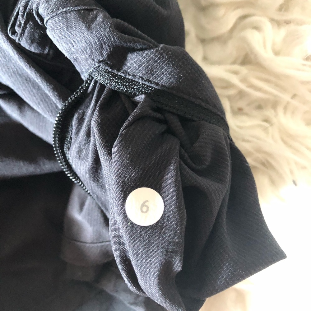 🌻 Lululemon Short, size 6